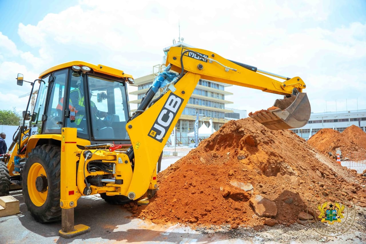 Mahama cuts sod for airport Terminal 2–3 link project d52fda0b 0bbe 4e33 a87a 438a15bd83b4