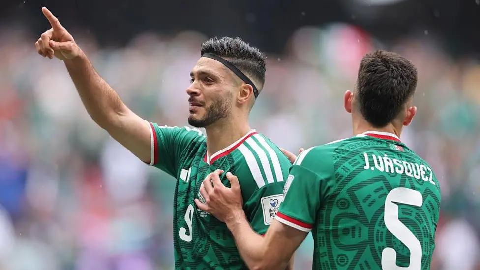 Mexico beat nine-man South Africa in dramatic World Cup opener 43301f70 65d6 11f1 94fa 99c9438be586.jpg